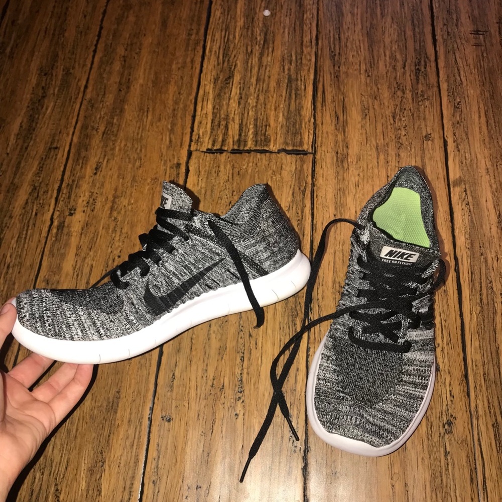 Nike Tennis Shoes